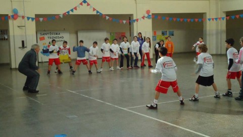 Ventajas de la utilización de los juegos motores con pelotas para la enseñanza/aprendizaje de los deportes, por Alejandro Orbelli